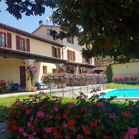 Residence Il Vigneto Лари Экстерьер фото