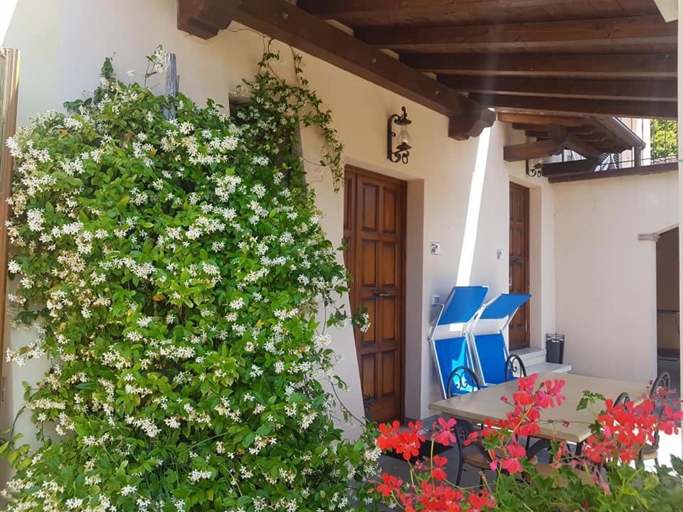 Residence Il Vigneto Лари Экстерьер фото