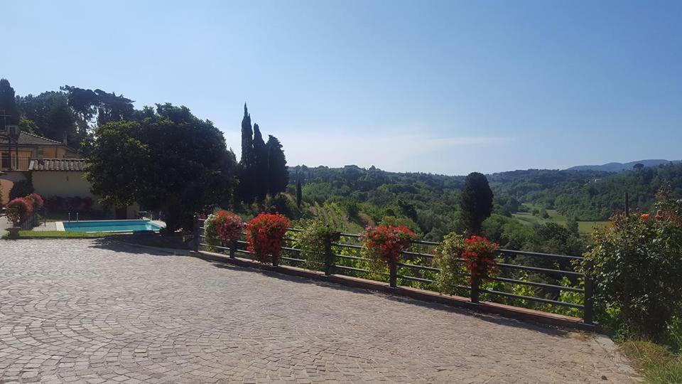 Residence Il Vigneto Лари Экстерьер фото