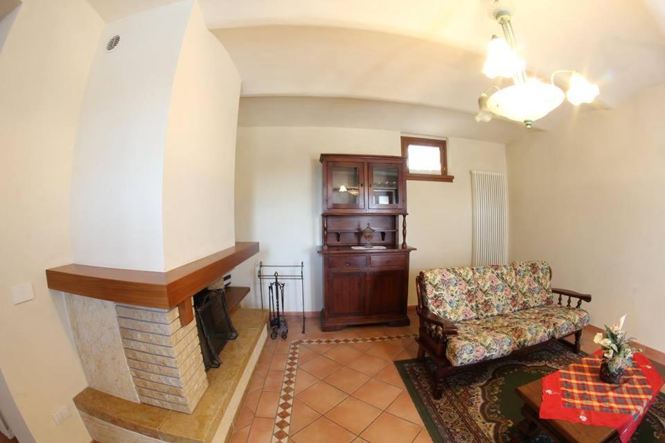 Residence Il Vigneto Лари Экстерьер фото