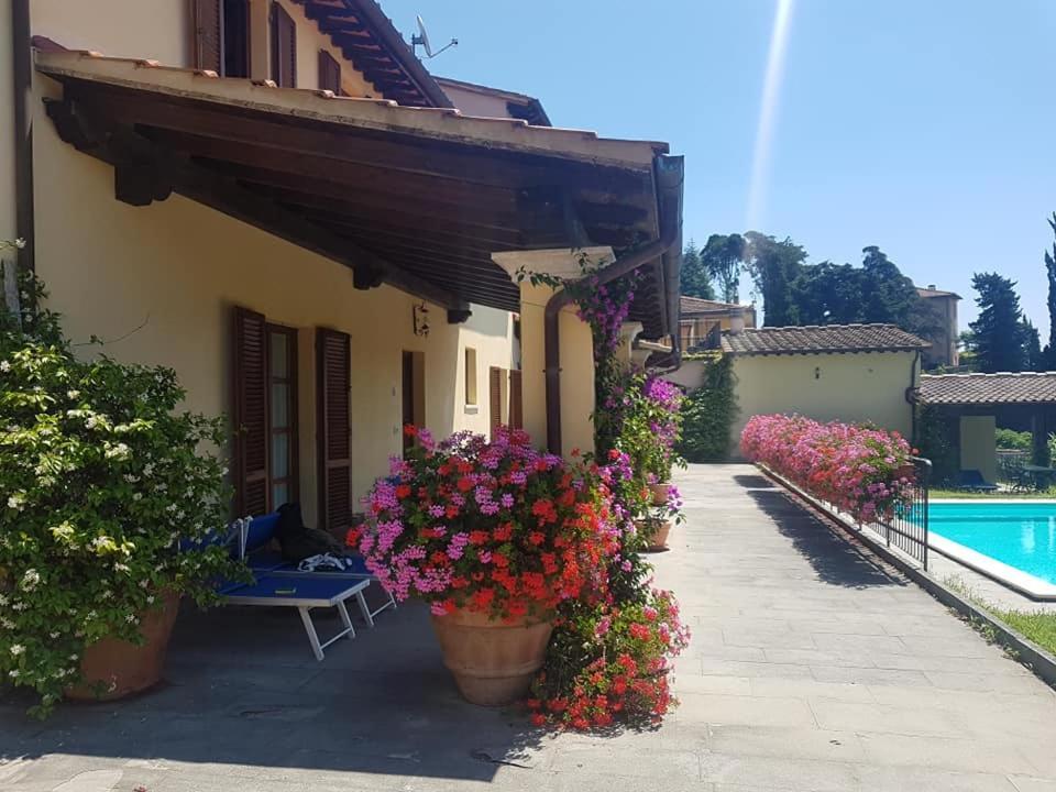 Residence Il Vigneto Лари Экстерьер фото